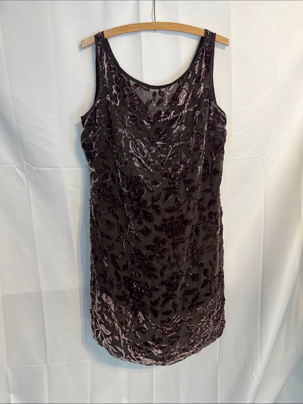 Vintage Floral Burnout Velvet Dress in Deep Plum